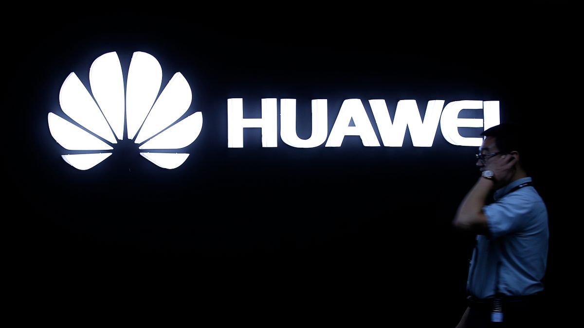 中國科技大廠華為近日對內通告,將全面嚴格控管人事開支,日益增加的科技業緊縮潮又添一員。(圖片來源:美聯社) 中國科技大廠華為近日對內通告,將全面嚴格控管人事開支,日益增加的科技業緊縮潮又添一員。(圖片來源:美聯社)