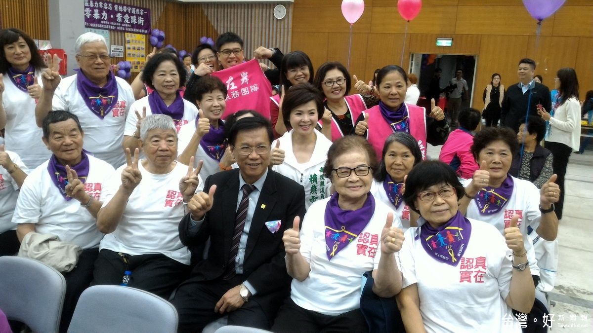 南投家暴防治社區成果展 婆媽上台歌舞秀自信 南投家暴防治社區成果展 婆媽上台歌舞秀自信