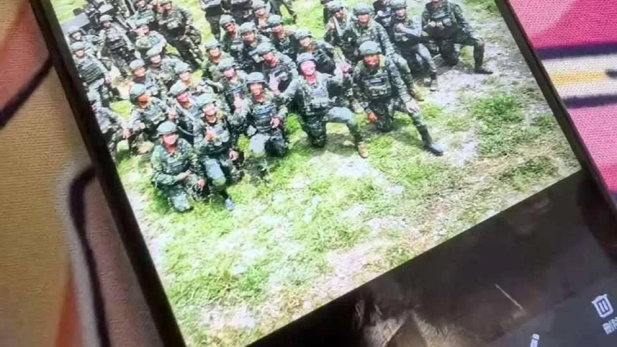 一名陸軍官兵手機疑似遺失,未料,該部手機卻被輾轉流到中國,手機照片、內容全部外露。(取自軍事迷臉書)