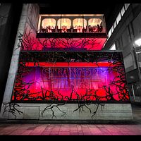 V.A.にて、Netflixシリーズ『ストレンジャー・シングス 未知の世界』最終章配信を記念したポップアップストア「STRANGER THINGS HOUSE」が、11月27日から12月28日まで開催される。(写真/株式会社ジュン提供) V.A.にて、Netflixシリーズ『ストレンジャー・シングス 未知の世界』最終章配信を記念したポップアップストア「STRANGER THINGS HOUSE」が、11月27日から12月28日まで開催される。(写真/株式会社ジュン提供)