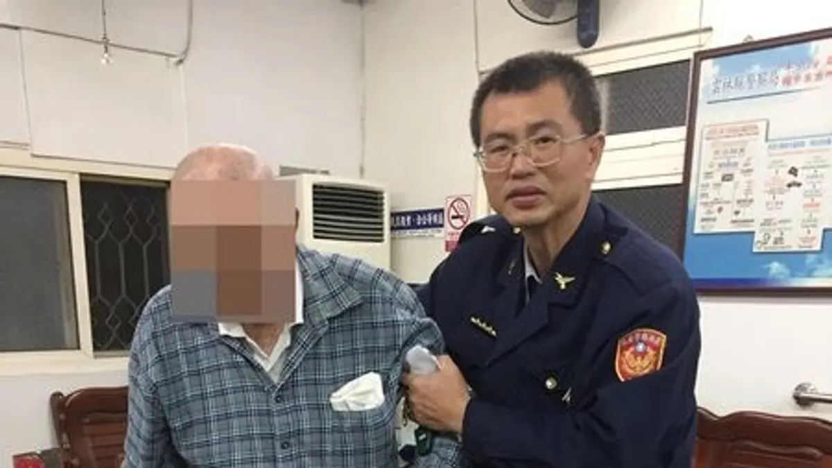 8旬老翁迷途街頭 暖警助返家團圓 8旬老翁迷途街頭 暖警助返家團圓