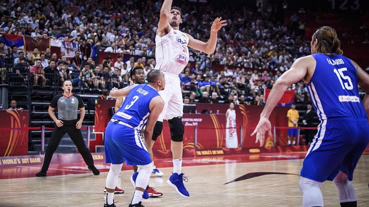 塞爾維亞雖然與菲律賓實力相差許多,不過比賽中仍全力以赴,最終以59分之差拿下小組賽2連勝。 (圖片取自FIBA官網) 塞爾維亞雖然與菲律賓實力相差許多,不過比賽中仍全力以赴,最終以59分之差拿下小組賽2連勝。 (圖片取自FIBA官網)