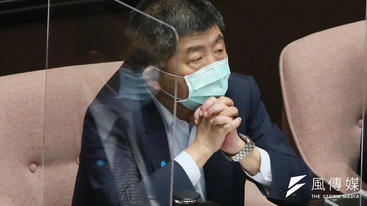 衛福部長陳時中去年六月防疫期間與友人飲酒唱歌作樂的影片流出,引發議論。(柯承惠攝)