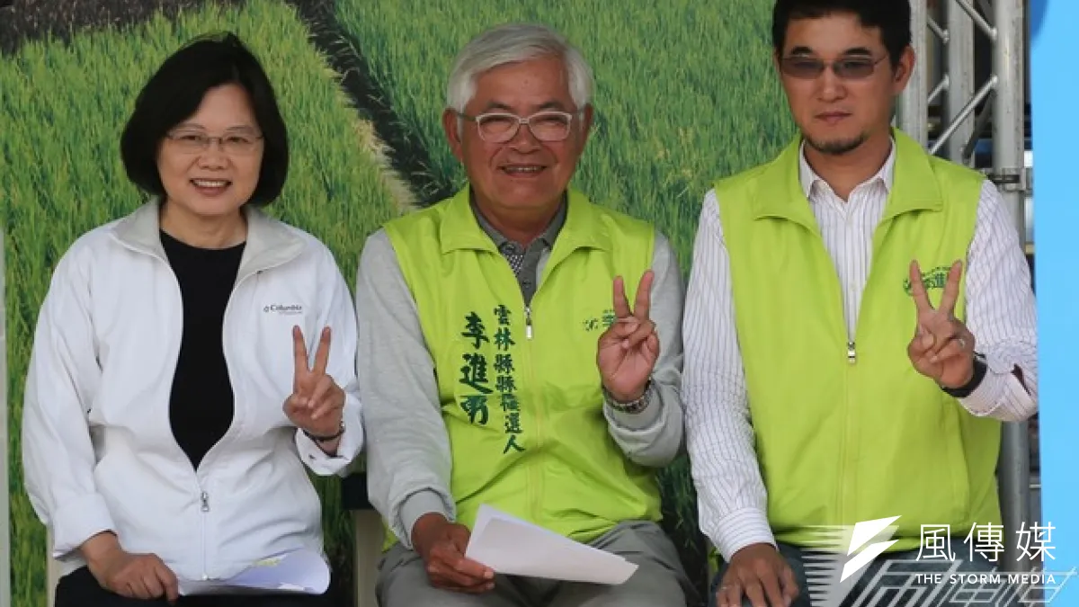 離九合一投票還有兩天,雲林成為關鍵戰區,民進黨黨主席蔡英文大力輔選,連在初選時落敗的立委劉建國(右一)也積極投入。(資料照片,余志偉攝)
