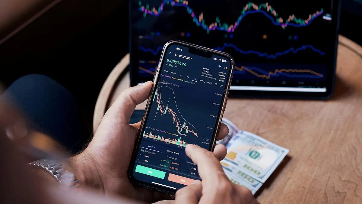 資深股民直白地說,高股息ETF所帶來的現金流只是左手轉右手,但0050若長線不漲,高息股更不可能有戲。(圖/取自pexels)