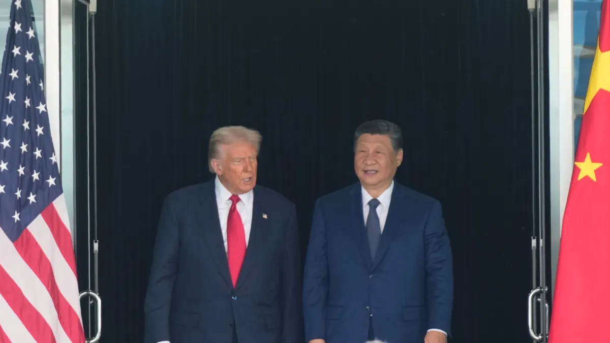 美國總統川普30日在韓國釜山與中國國家主席習近平舉行了備受矚目的會談,雖然會談長達約 1小時40分鐘,但雙方卻未提及外界高度關注的台灣議題。此舉立即引發美國政界熱議,多位國會議員與前官員迅速出面,強調美國對台灣的支持立場一直都非常堅定。(美聯社)