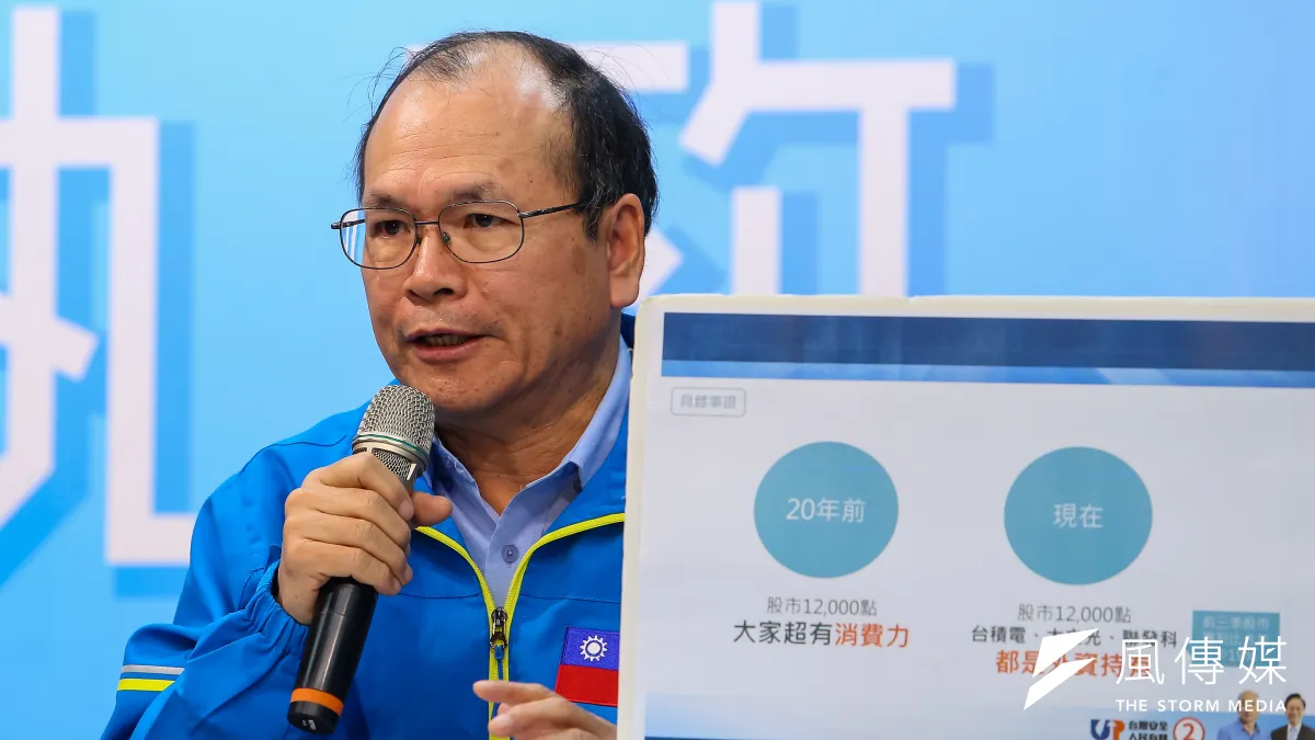 國民黨總統候選人韓國瑜競辦26日召開記者會,批評總統蔡英文在25日的政見發表會上,對經濟發展的數字多有誤用、片面解讀。圖為國政顧問團經濟組召集人林祖嘉。(顏麟宇攝)