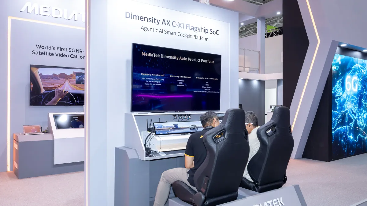 聯發科展出天璣座艙旗艦平台C-X1,打造主動式AI智慧座艙,整合NVIDIA AI與遊戲技術,為世界首款支援3A遊戲之車用晶片組。(聯發科提供)