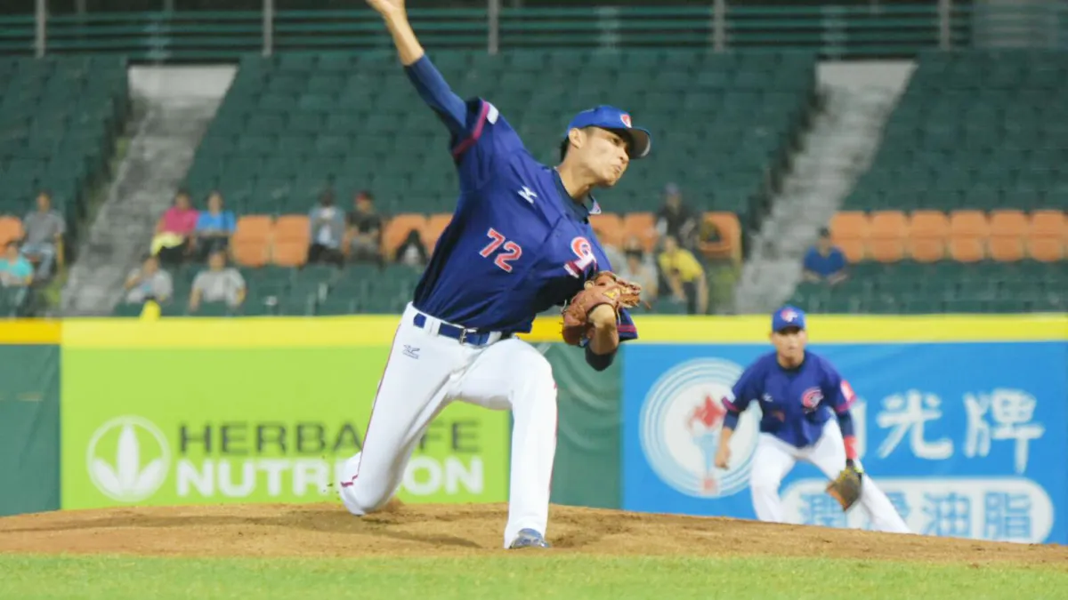 中華隊先發投手吳俊杰僅投1.2局就丟掉8分,種下敗因,終場日本隊以10比0,提前於第8局拿下勝利,明天雙方將繼續在新莊棒球場進行金牌戰。 (主辦單位提供)