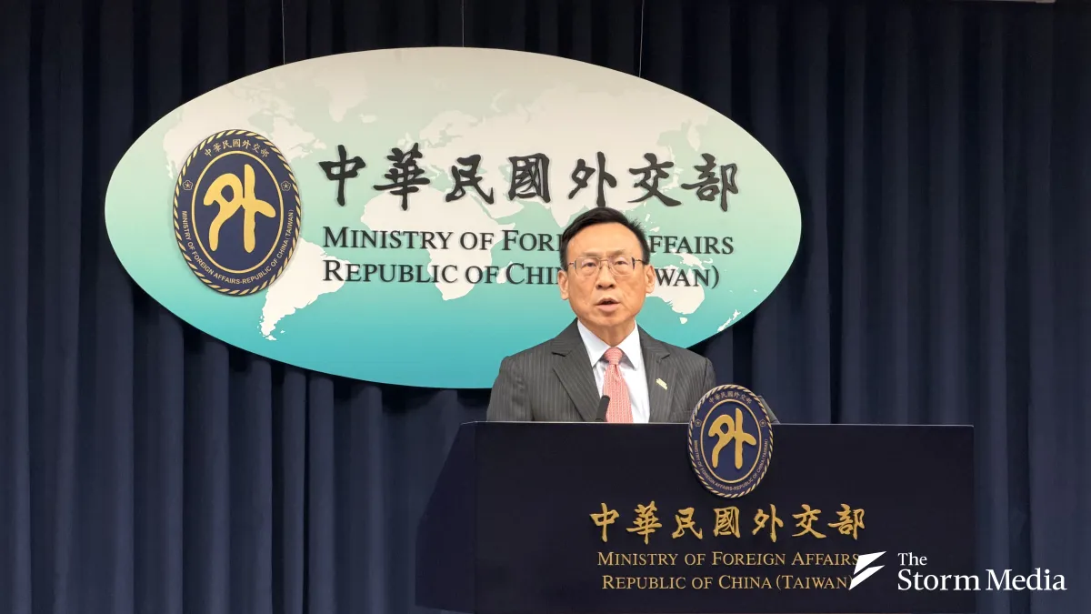 Lin Chao-hung (林昭宏), Director-General of the Department of East Asian and Pacific Affairs at Taiwan's Ministry of Foreign Affairs, attends a regular press briefing on the 28th to deliver a work report and respond to media questions. (Photo by Chung Ping-c