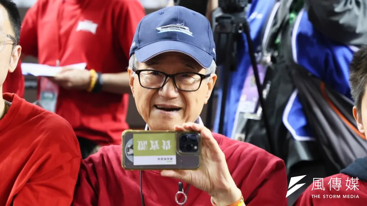 大台北區瓦斯公司7月1日將舉行60周年慶祝茶會,董事長吳東進將出席致詞。圖為吳東進今年4月14日出席雙北反毒籃球賽。(資料照,顏麟宇攝)