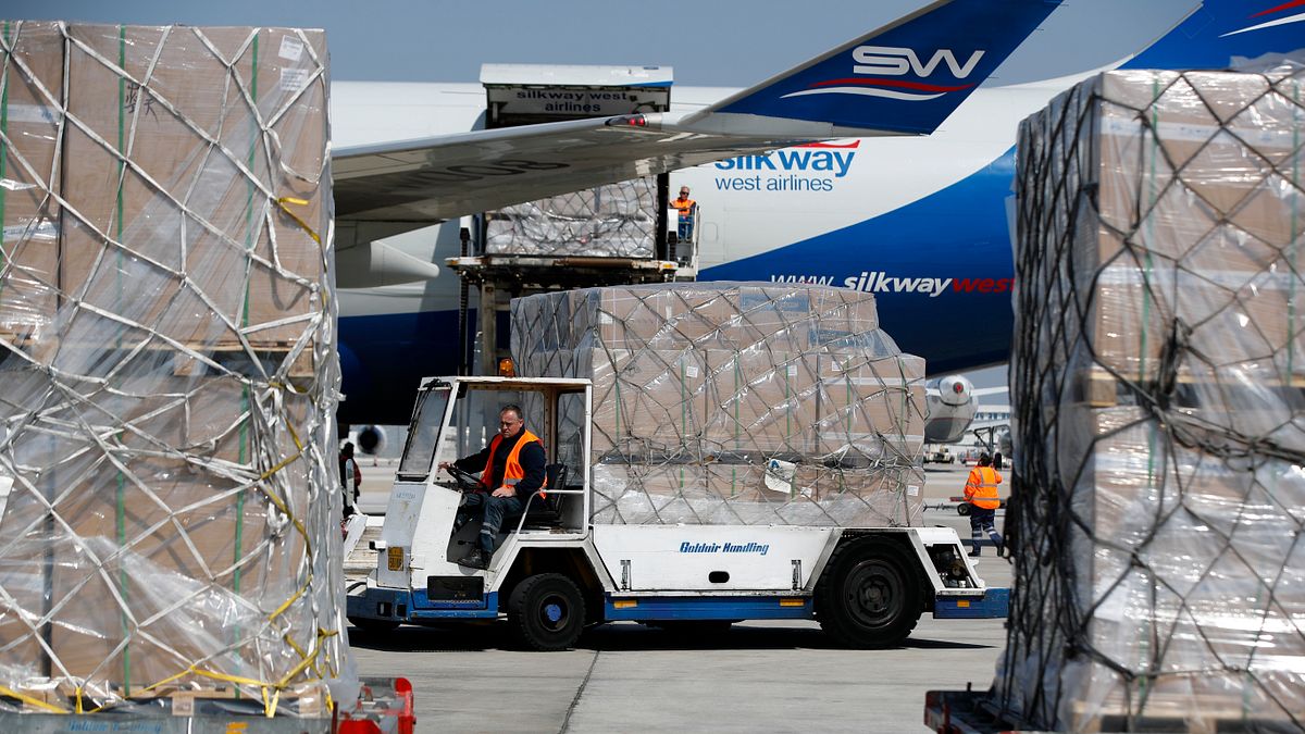 中國大陸在歷經封城危機後重新站起,以社會主義型態建起大量醫療工廠,向世界各國輸出物資。(資料照,AP) 中國大陸在歷經封城危機後重新站起,以社會主義型態建起大量醫療工廠,向世界各國輸出物資。(資料照,AP)