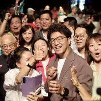 今回の台北市長選で、沈伯洋氏は多くの人の予想を上回る存在感を示している。(中央通信社) 今回の台北市長選で、沈伯洋氏は多くの人の予想を上回る存在感を示している。(中央通信社)