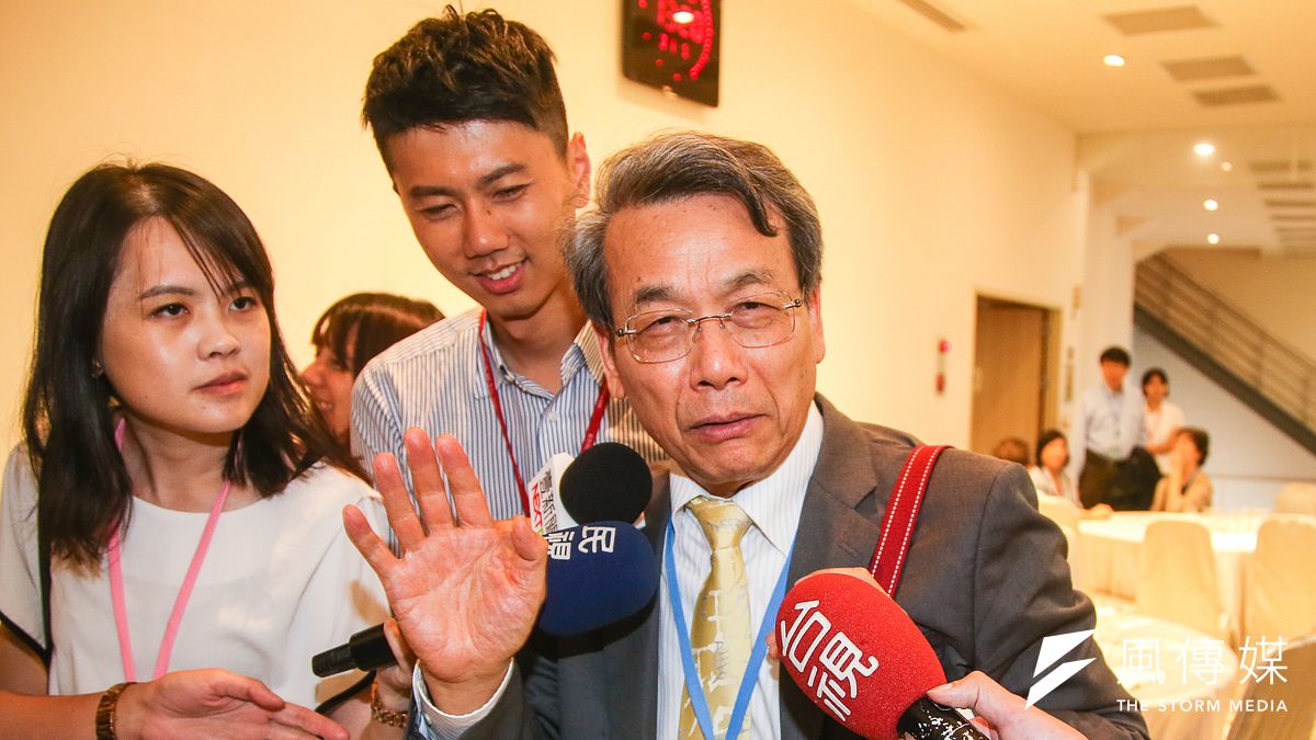 被傳接掌教育部長的中研院院士、中國醫藥大學校長李文華,他極力否認,但對當前教育卻也憂心忡忡。(陳明仁攝) 被傳接掌教育部長的中研院院士、中國醫藥大學校長李文華,他極力否認,但對當前教育卻也憂心忡忡。(陳明仁攝)