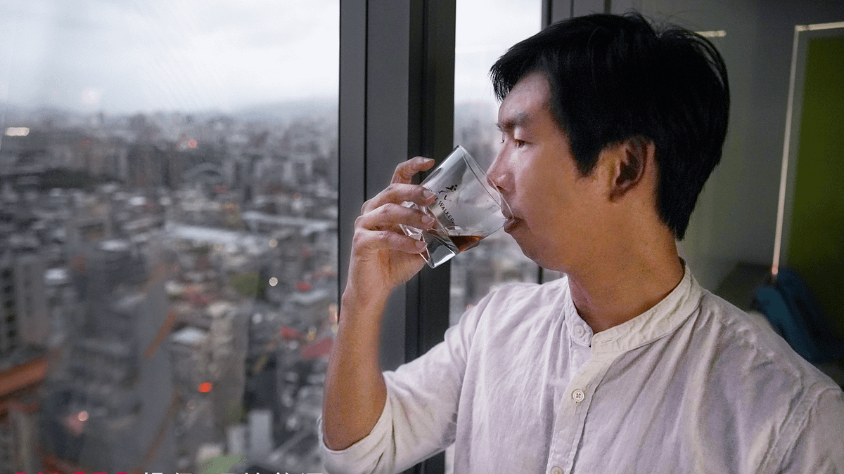 在混沌不明的時代中,誰能說得準未來的走向?席捲全球、用戶超過7千萬的來電辨識App – Whoscall的創造者Jeff,分享「造局者」如何為未來做足準備(圖 / 風傳媒) 在混沌不明的時代中,誰能說得準未來的走向?席捲全球、用戶超過7千萬的來電辨識App – Whoscall的創造者Jeff,分享「造局者」如何為未來做足準備(圖 / 風傳媒)