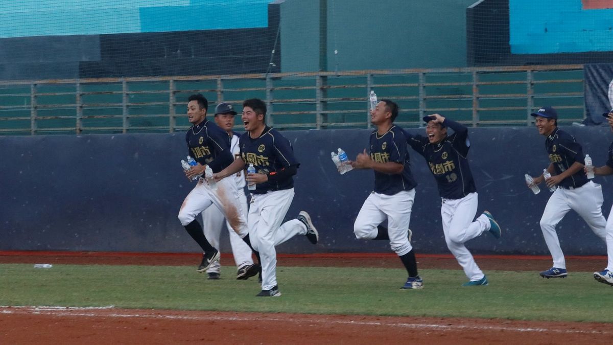 111年城市棒球對抗賽在屏東縣立棒球場上演最終對決,終場由桃園市拿下勝利。(圖/屏東縣體育發展中心提供) 111年城市棒球對抗賽在屏東縣立棒球場上演最終對決,終場由桃園市拿下勝利。(圖/屏東縣體育發展中心提供)