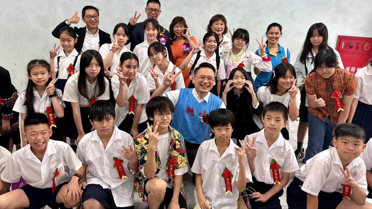 蘇俊賓現身桃小畢典!換裝「40年前小桃運動服」,驚喜彩蛋大放送