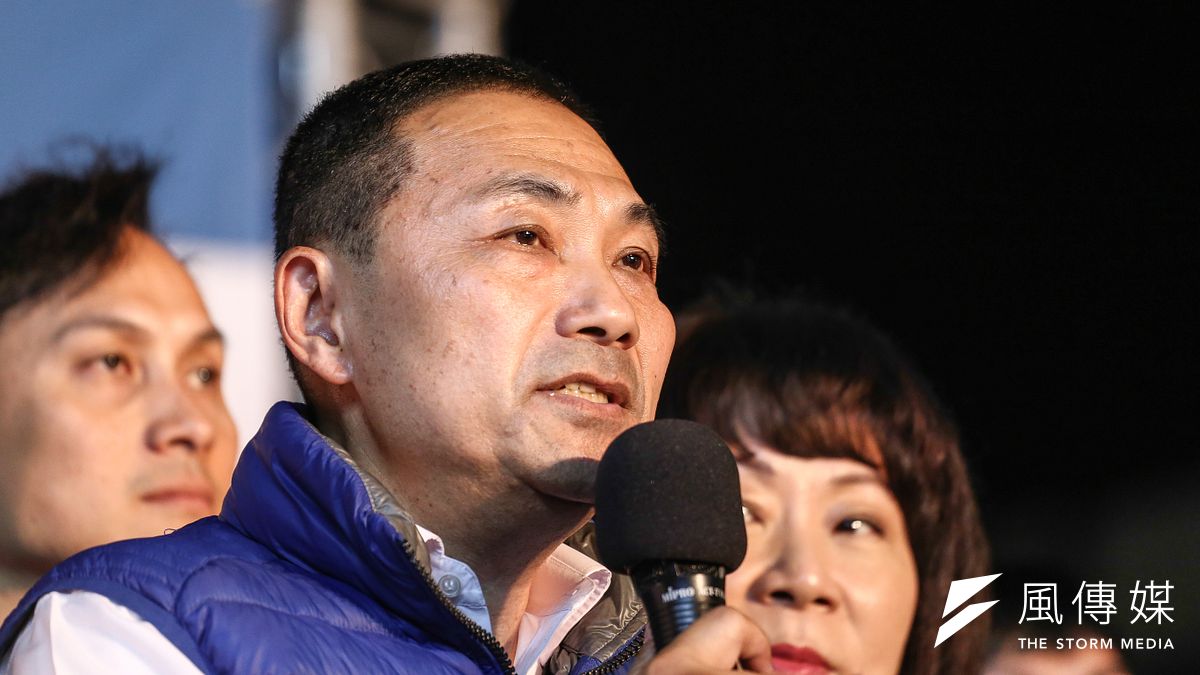 侯友宜得票數116萬,超過蘇貞昌的87萬票,以29萬票差距當選新北市長。圖為侯友宜昨出席開票之夜晚會。(陳品佑攝) 侯友宜得票數116萬,超過蘇貞昌的87萬票,以29萬票差距當選新北市長。圖為侯友宜昨出席開票之夜晚會。(陳品佑攝)