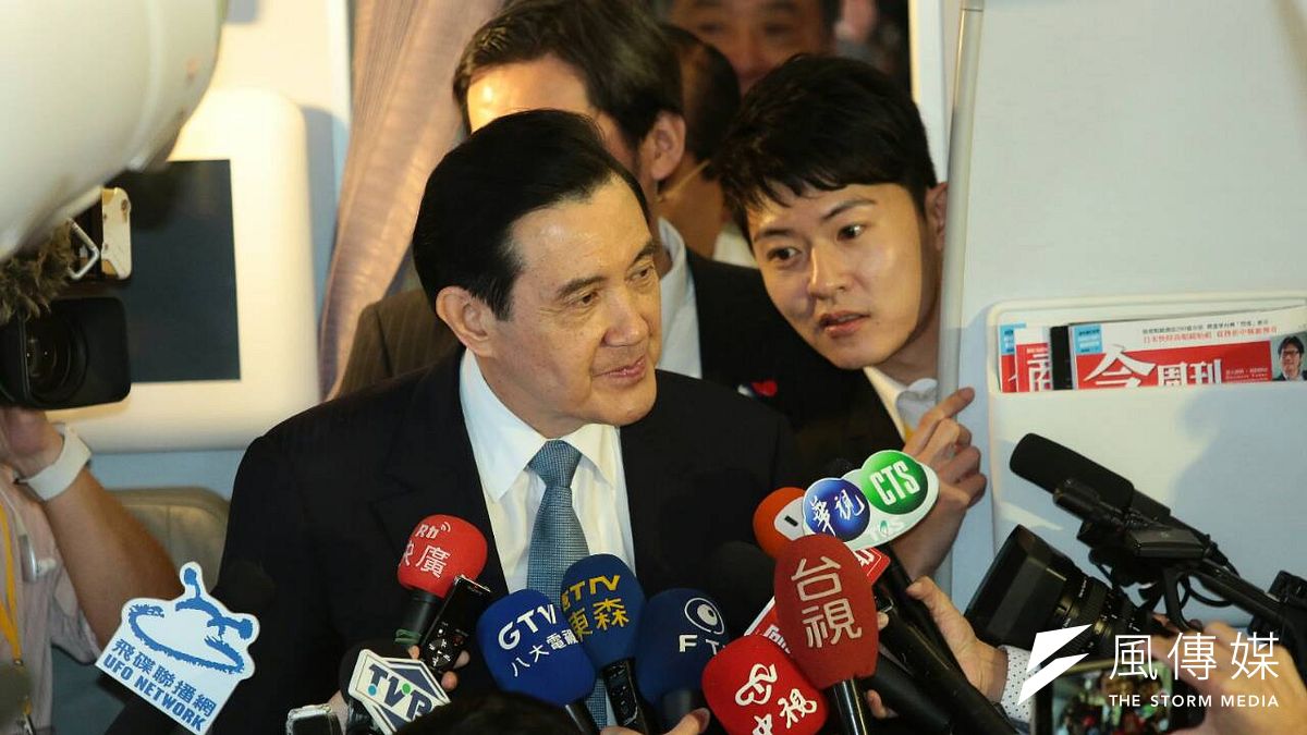 總統馬英九7日上午出發前往新加坡準備進行馬習會。(顏麟宇攝) 總統馬英九7日上午出發前往新加坡準備進行馬習會。(顏麟宇攝)