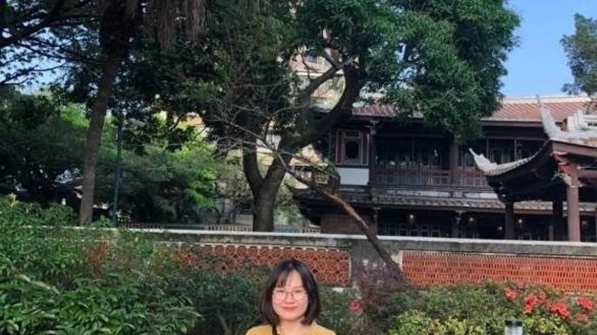 教育部臺灣獎學金越南籍受獎生武昱伶到臺南旅遊拍照。(圖/主辦單位提供)