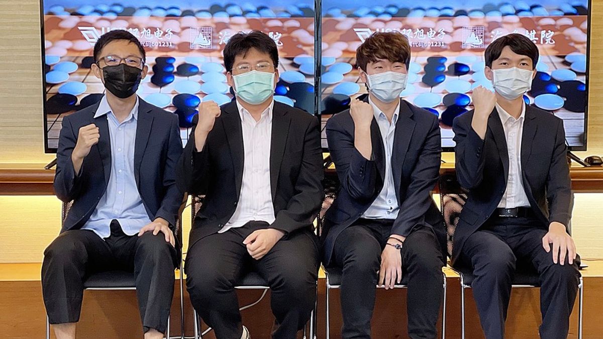 左起:賴均輔八段、王元均九段、林君諺九段、簡靖庭六段。(海峰棋院) 左起:賴均輔八段、王元均九段、林君諺九段、簡靖庭六段。(海峰棋院)