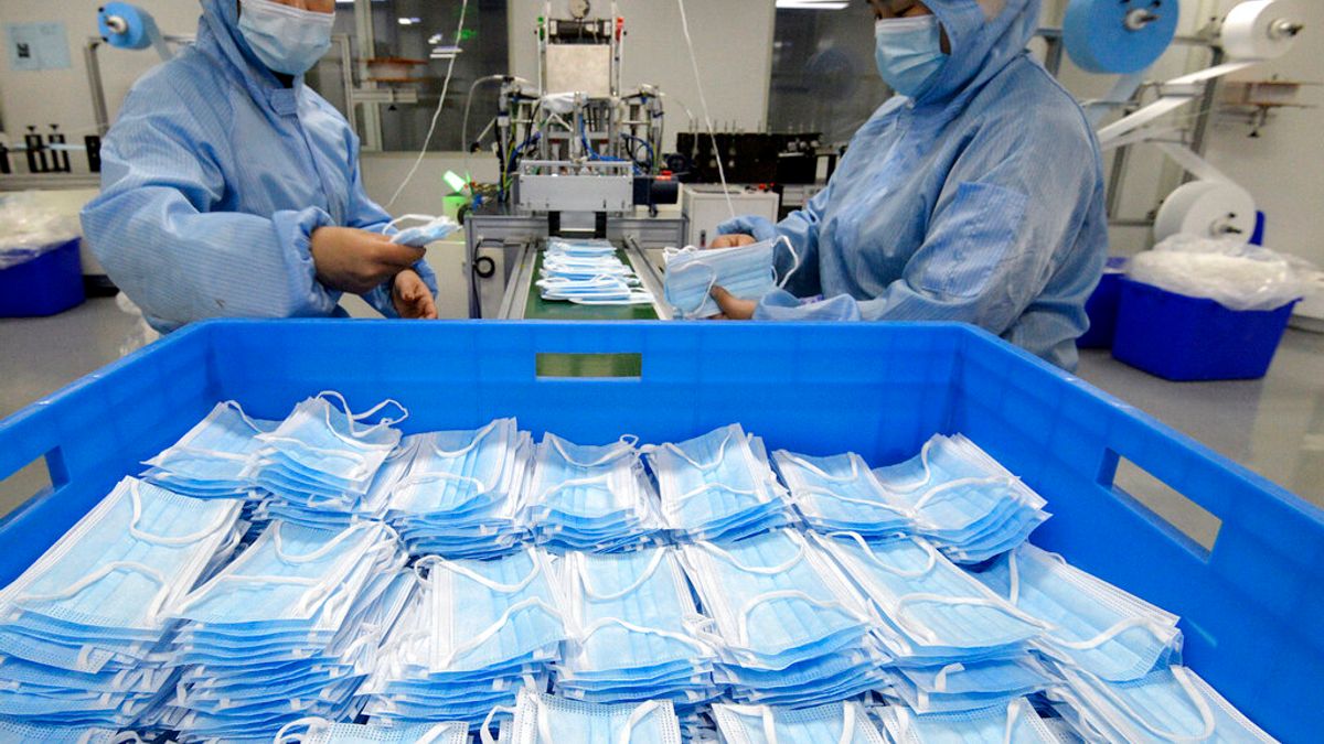 圖為河北一處口罩工廠。(美聯社) 圖為河北一處口罩工廠。(美聯社)