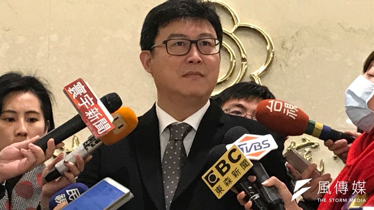 前副總統呂秀蓮5日透露,她向總統蔡英文表達參選台北市長的時程,是在民進黨立委姚文智宣布參選台北市長之前。姚對此表示,呂是他敬重的長輩,他已請辦公室聯繫對方,希望儘速碰面,切磋討論相關議題。(王文萱攝) 前副總統呂秀蓮5日透露,她向總統蔡英文表達參選台北市長的時程,是在民進黨立委姚文智宣布參選台北市長之前。姚對此表示,呂是他敬重的長輩,他已請辦公室聯繫對方,希望儘速碰面,切磋討論相關議題。(王文萱攝)