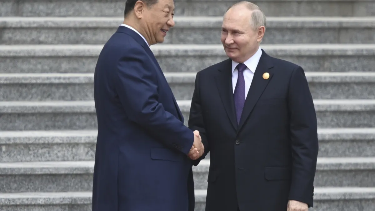 2024年5月16日,中國國家主席習近平與俄羅斯總統普京在北京見面。(美聯社)