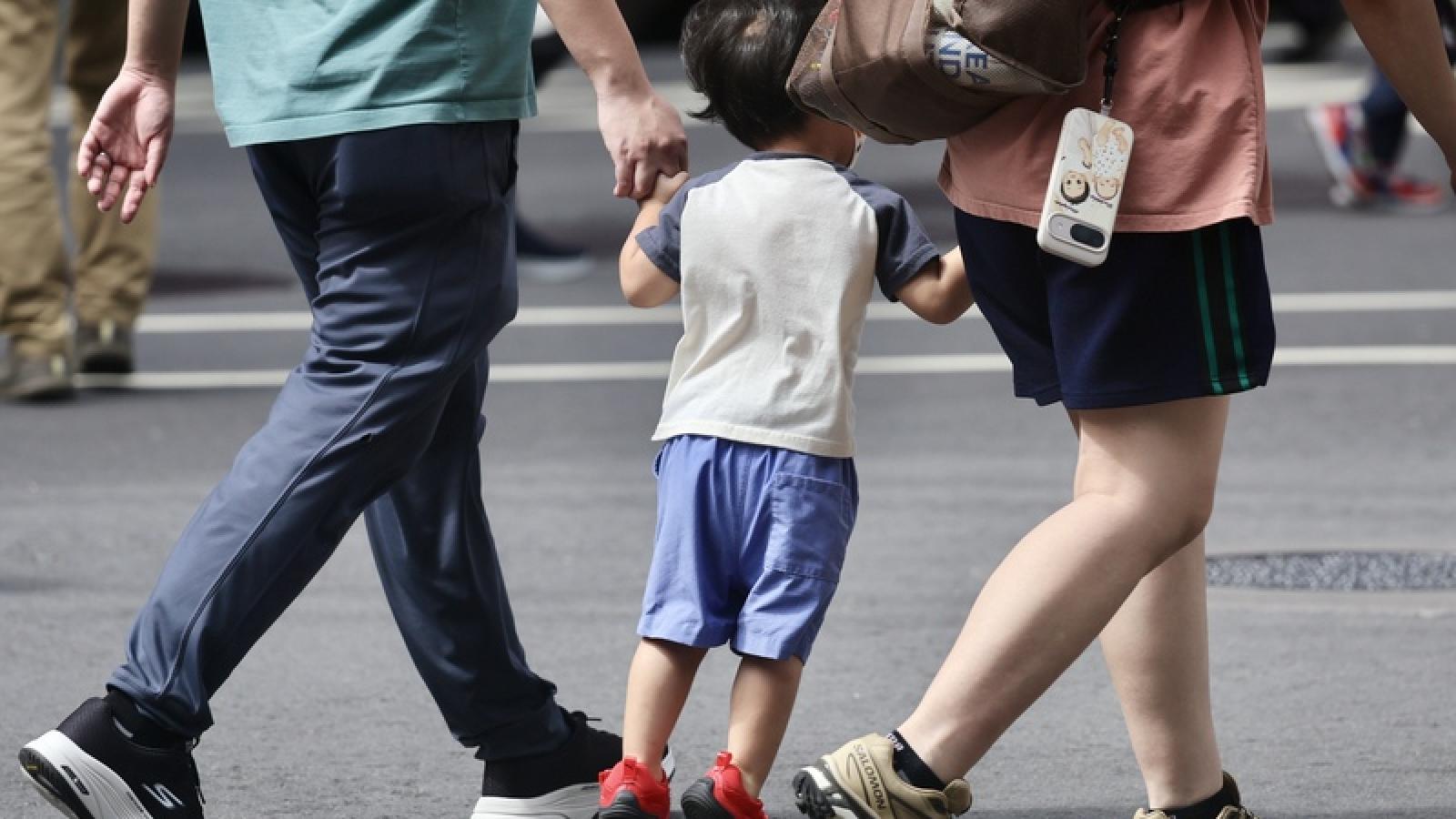觀點投書:7,704對16,712─當台灣「生不如死」,選票正在搖籃裡蒸發