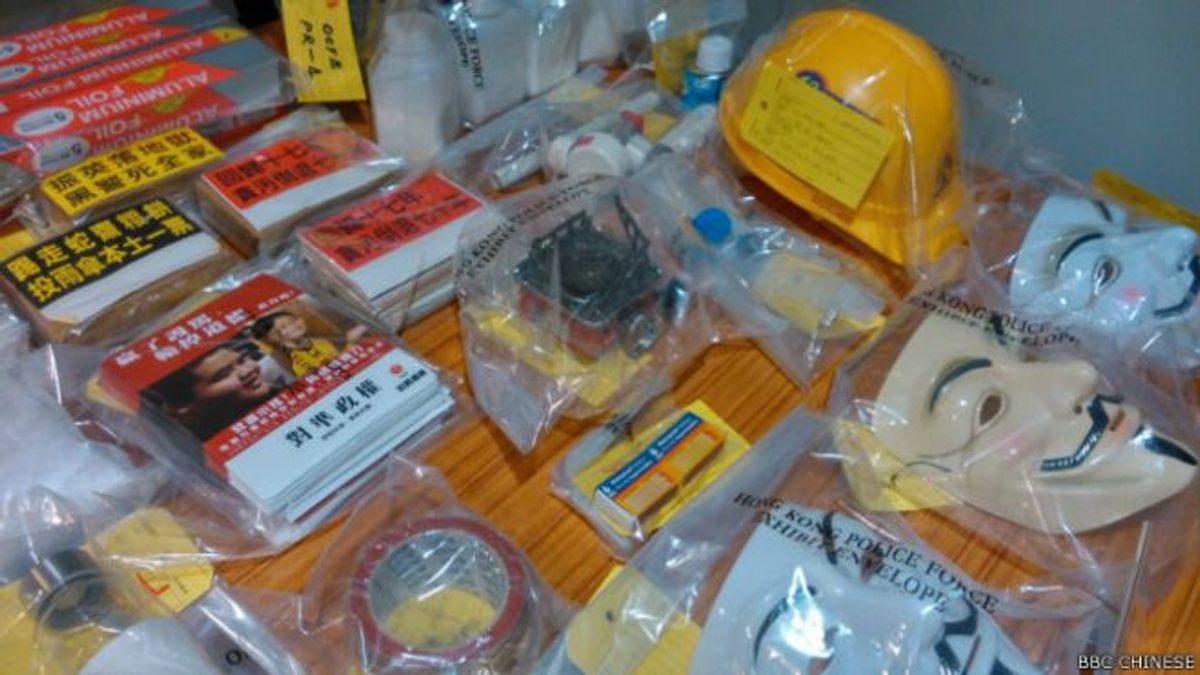 警方證實,已在疑犯家中檢獲兩公斤可用於製造TATP(即三聚過氧丙酮)炸彈的液體化學原料。(BBC中文網) 警方證實,已在疑犯家中檢獲兩公斤可用於製造TATP(即三聚過氧丙酮)炸彈的液體化學原料。(BBC中文網)