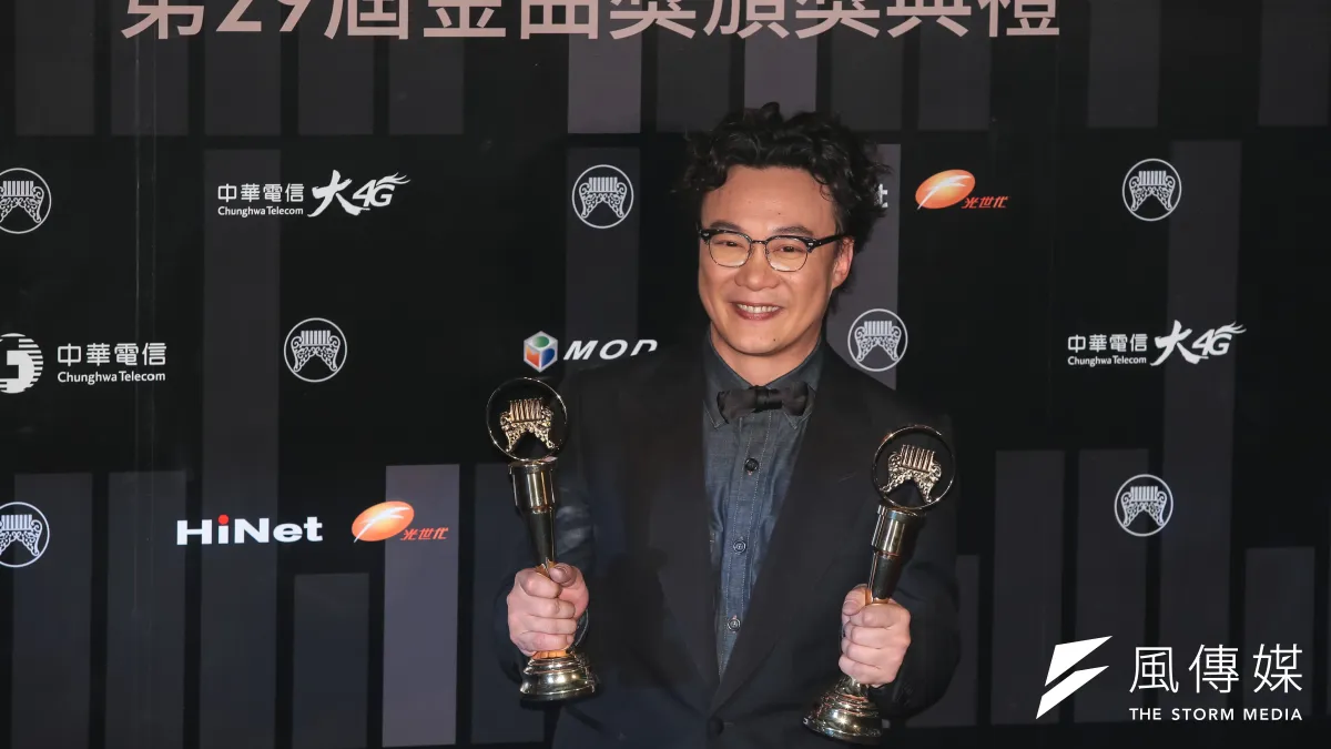 國語歌王由陳奕迅3度封王,他致詞說,「台灣的朋友一直給予很多厚愛,我真的非常感恩。」之後再度奪得「年度專輯大獎」。(顏麟宇攝)