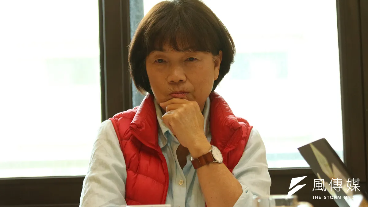 龍應台表示,新作《天長地久:給美君的信》中,還可以單從女性主義的角度切入,「對性的權力、愛的主張、身體的自主」都在書中。(陳韡誌攝)