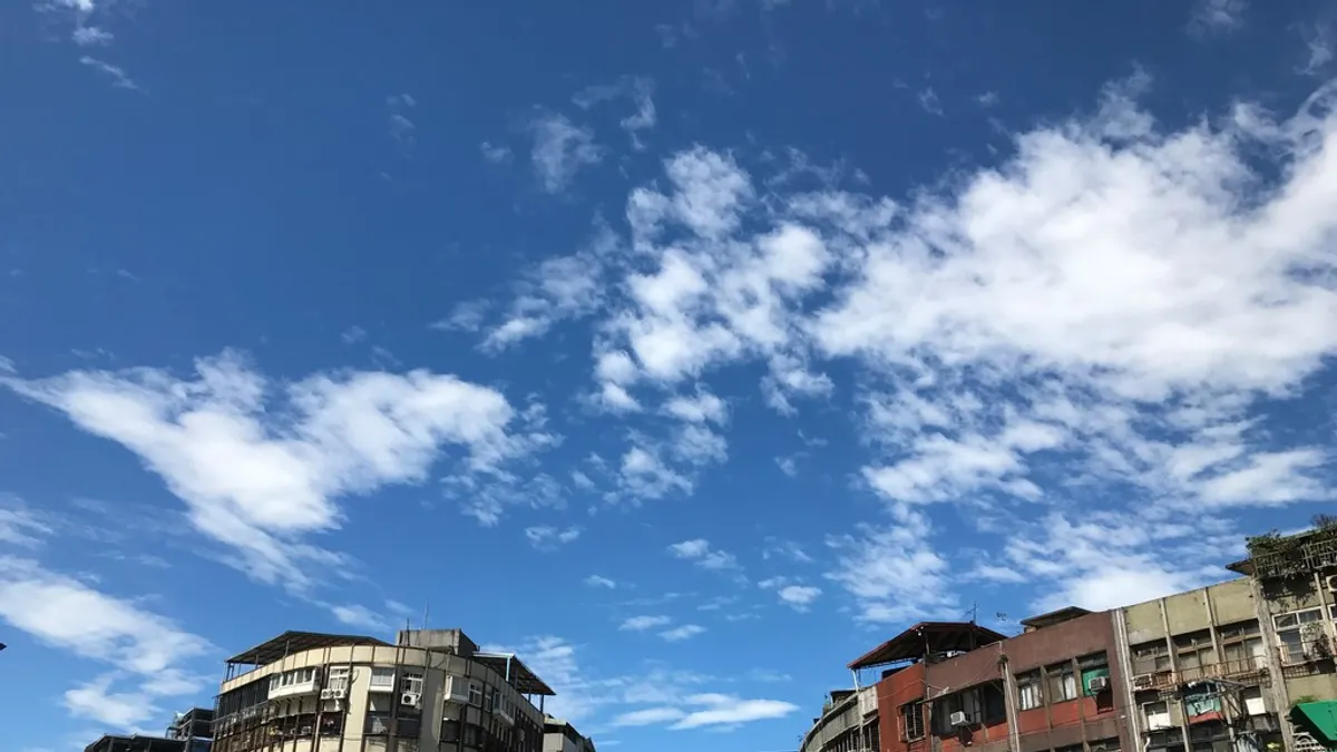 台灣勞工陣線與g0v合作追蹤591租屋網一個月,研究發現,若以基本工資者可負擔租金為收入30%來篩選,在台北市僅有700間可選擇,基本工資者可負擔的選項只佔整個租屋市場的4.9%。(資料照,呂紹煒攝)