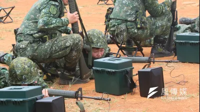 後備軍人志願教召員進行射擊訓練。(資料照,柯承惠攝)
