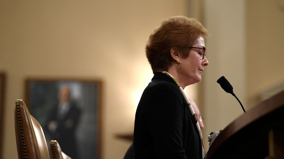 2019年11月15日,美國聯邦眾議院「烏克蘭門」彈劾川普總統聽證會,前駐烏克蘭大使尤凡諾維契(Marie Yovanovitch)出席(AP) 2019年11月15日,美國聯邦眾議院「烏克蘭門」彈劾川普總統聽證會,前駐烏克蘭大使尤凡諾維契(Marie Yovanovitch)出席(AP)