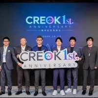 CREOKは設立1周年記念発表会で、ライブコマースの累計売上高約14億9800万円などの運用実績を公表。地方企業の販路拡大を支援する全国フランチャイズ展開や、AI時代に配信の真正性を証明する信頼基盤の構築構想を発表した。(CREOK PR事務局提供) CREOKは設立1周年記念発表会で、ライブコマースの累計売上高約14億9800万円などの運用実績を公表。地方企業の販路拡大を支援する全国フランチャイズ展開や、AI時代に配信の真正性を証明する信頼基盤の構築構想を発表した。(CREOK PR事務局提供)