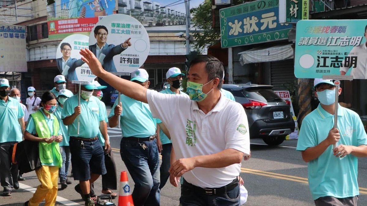 嘉義大林區縣議員江志明疑施壓台鐵站務員,引發網友留言批評。(資料照,取自江志明臉書) 嘉義大林區縣議員江志明疑施壓台鐵站務員,引發網友留言批評。(資料照,取自江志明臉書)