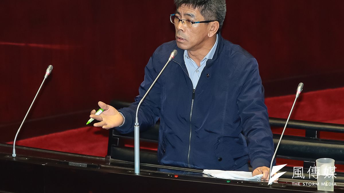 2020大選澎湖縣立委選情的部分,民進黨現任立委楊曜(見圖)從2012年當選後連任至今,但因年改引發軍公教族群不滿,加上國民黨對手為資深議員歐中慨,也都為連任選情增添變數。(顏麟宇攝) 2020大選澎湖縣立委選情的部分,民進黨現任立委楊曜(見圖)從2012年當選後連任至今,但因年改引發軍公教族群不滿,加上國民黨對手為資深議員歐中慨,也都為連任選情增添變數。(顏麟宇攝)