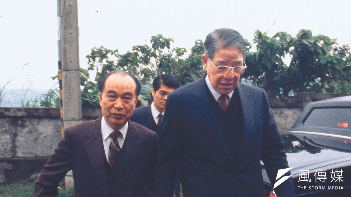 李登輝(右)1990年提名李元簇(左)為副手,因黨內大老不認同而引爆「二月政爭」。(林瑞慶攝) 李登輝(右)1990年提名李元簇(左)為副手,因黨內大老不認同而引爆「二月政爭」。(林瑞慶攝)