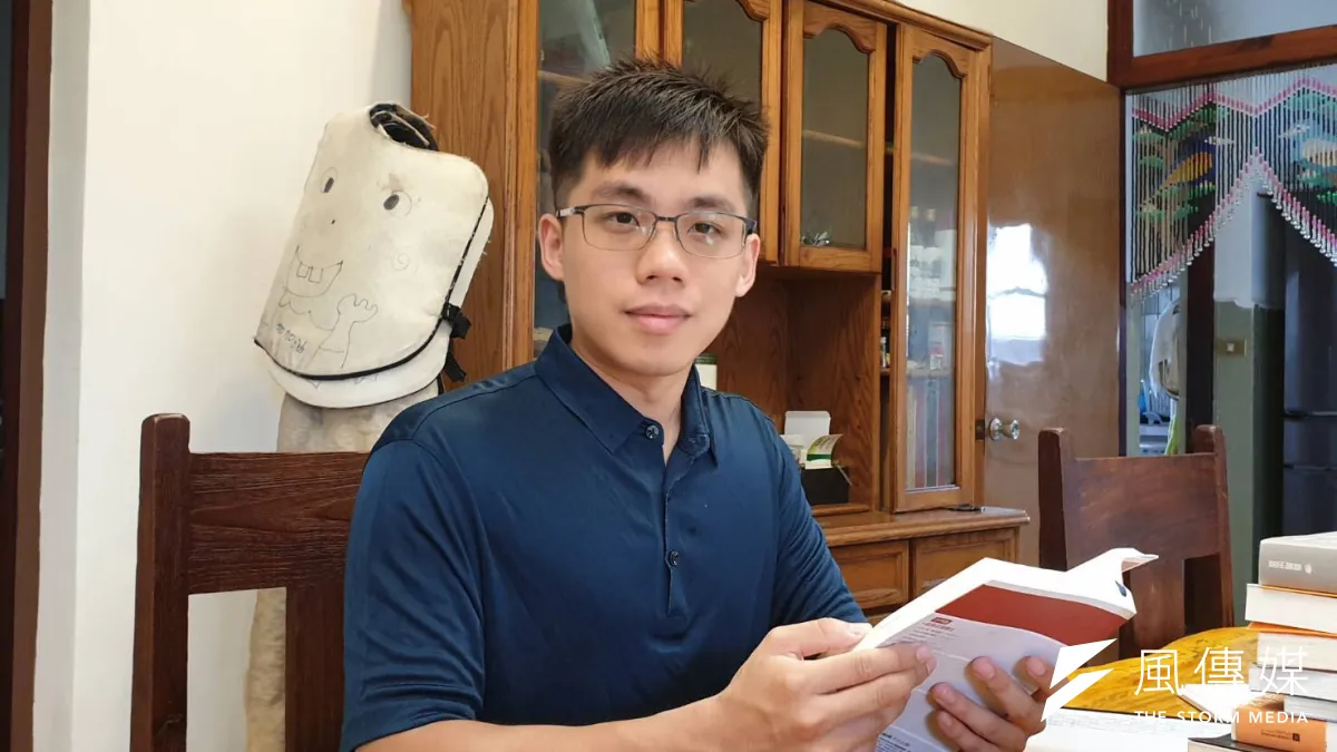 法學碩士生林千圃論臺灣通姦罪存廢,力挺通姦罪除罪化,他認為,通姦罪有害家庭價值、深化性別不平等且造成司法浪費,應予以廢除。(圖/徐炳文攝)
