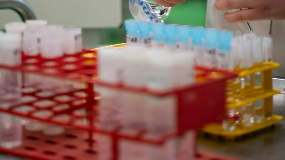 罹患無精症的男子靠AI找出僅存的3隻精蟲。(示意圖/Unsplash) 罹患無精症的男子靠AI找出僅存的3隻精蟲。(示意圖/Unsplash)