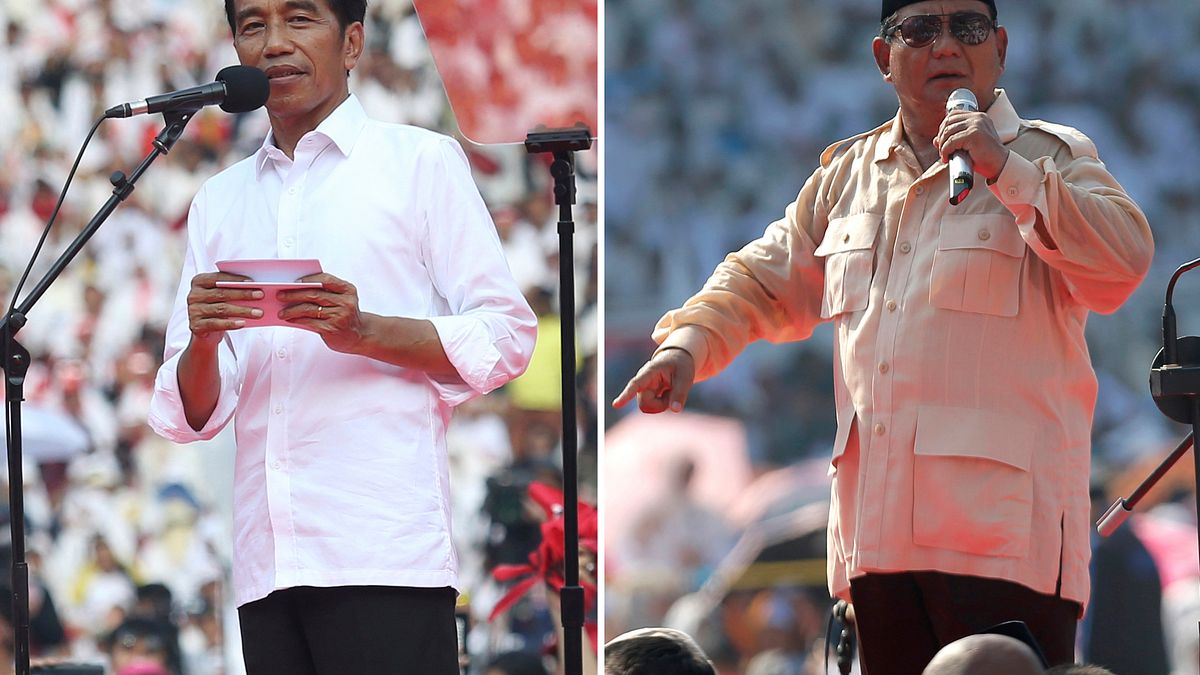 印尼大選4月17日登場,圖為兩位主要總統候選人:現任總統佐科威(左)與前將軍普拉伯沃(右)。(AP) 印尼大選4月17日登場,圖為兩位主要總統候選人:現任總統佐科威(左)與前將軍普拉伯沃(右)。(AP)