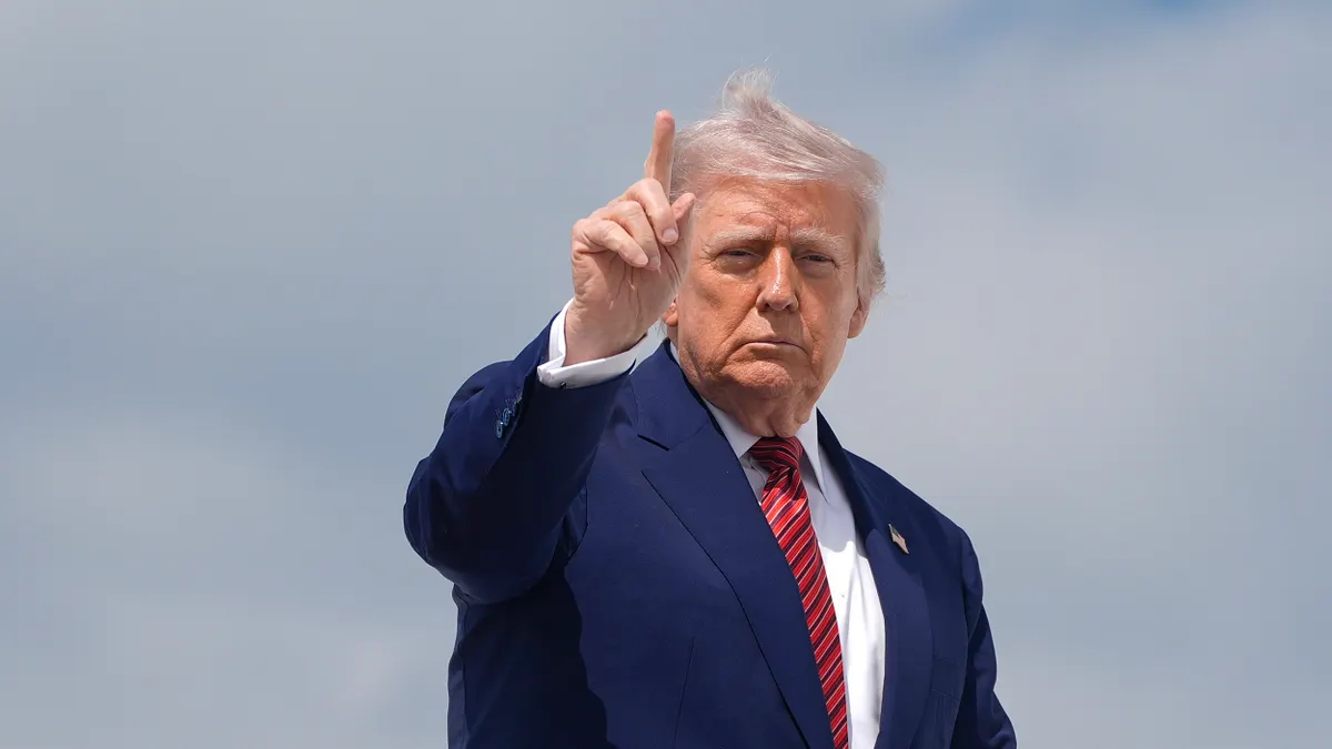 關於美國總統川普上台後經濟將會出問題的預測似乎全部落空。(資料照,美聯社)