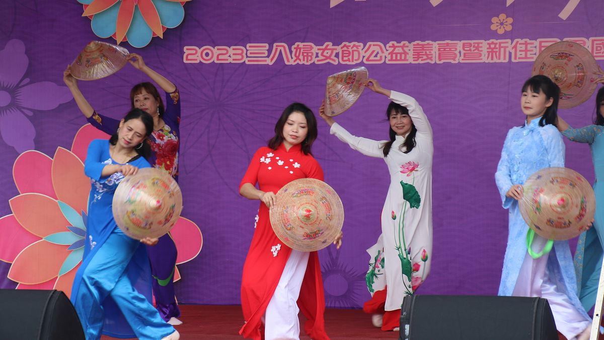 臺東縣政府舉辦公益拍賣暨嘉年華活動,吸引上千人參與。(圖/臺東縣政府社會處提供) 臺東縣政府舉辦公益拍賣暨嘉年華活動,吸引上千人參與。(圖/臺東縣政府社會處提供)