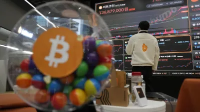 2021年,薩爾瓦多成為全球第一個將比特幣列為法定貨幣的國家(與美元並行),然而這場「瘋狂的加密實驗」卻在不到4年後宣告失敗。(示意圖,AP)