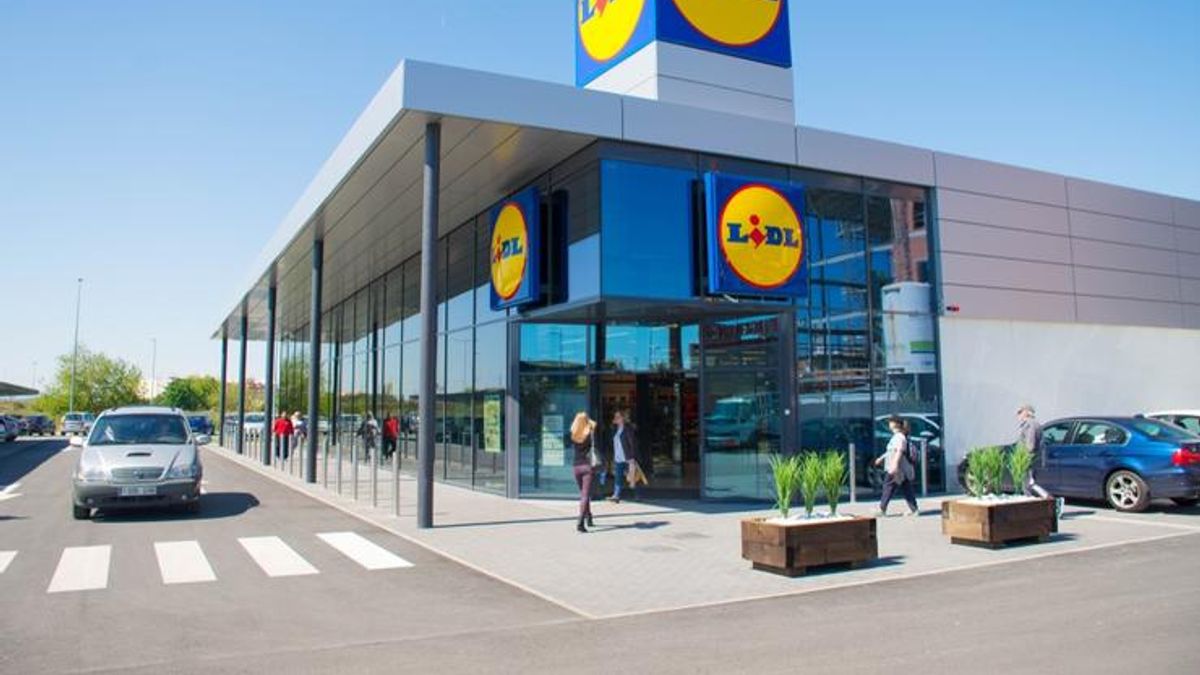 Lidl為了節省店面坪數,整家店大概只有3,000-4,000個品項,同類型的超市通常都有30,000-40,000個品項,足足相差十倍,為何它要採取這種經營模式呢?(圖/方格子 Vocus提供) Lidl為了節省店面坪數,整家店大概只有3,000-4,000個品項,同類型的超市通常都有30,000-40,000個品項,足足相差十倍,為何它要採取這種經營模式呢?(圖/方格子 Vocus提供)