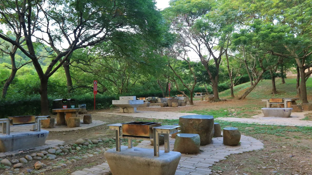 台中市政府對於中秋節烤肉規定,基於防疫原則,台中市所有戶外公共場域一律禁止烤肉活動,家裡烤肉限同住家人,請民眾配合。(圖/台中市政府)