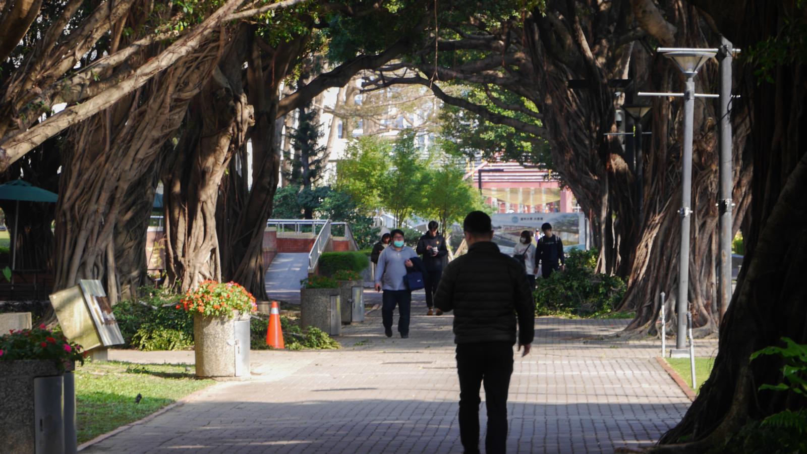 公教退休金多扣2年不還?李來希突貼訃聞:遲來的正義毫無價值,你們良心能安嗎
