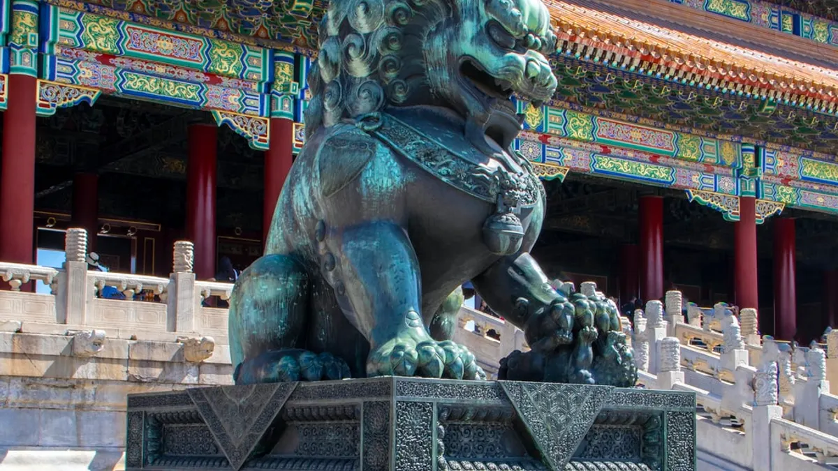 筆者認為,真正的法治國家,應奠基於「馭王」而非「馭民」的思維——即立憲與立法的根本目的,是為了防止任何人專擅大權、復辟為王。(圖/unsplash) 筆者認為,真正的法治國家,應奠基於「馭王」而非「馭民」的思維——即立憲與立法的根本目的,是為了防止任何人專擅大權、復辟為王。(圖/unsplash)