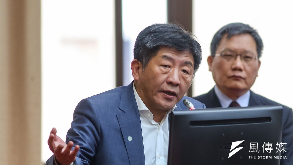 中央流行疫情指揮中心指揮官陳時中(見圖)表示,在澳洲確診的個案入境台灣時曾表達有咳嗽症狀,推測可能是在入境前就被感染。(顏麟宇攝) 中央流行疫情指揮中心指揮官陳時中(見圖)表示,在澳洲確診的個案入境台灣時曾表達有咳嗽症狀,推測可能是在入境前就被感染。(顏麟宇攝)